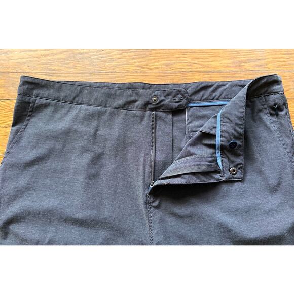 JOHNNIE-O Dark Grey Lightweight Golf Shorts sz 38 - Picture 4 of 12